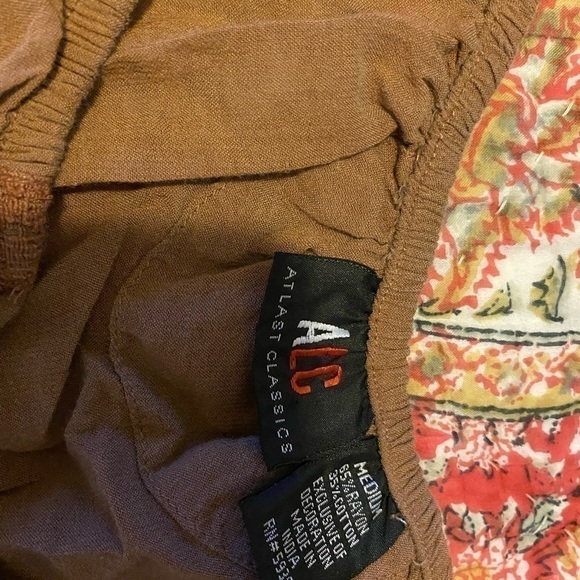 𝅺ALC (At Last Collections)top size medium - Picture 3 of 5